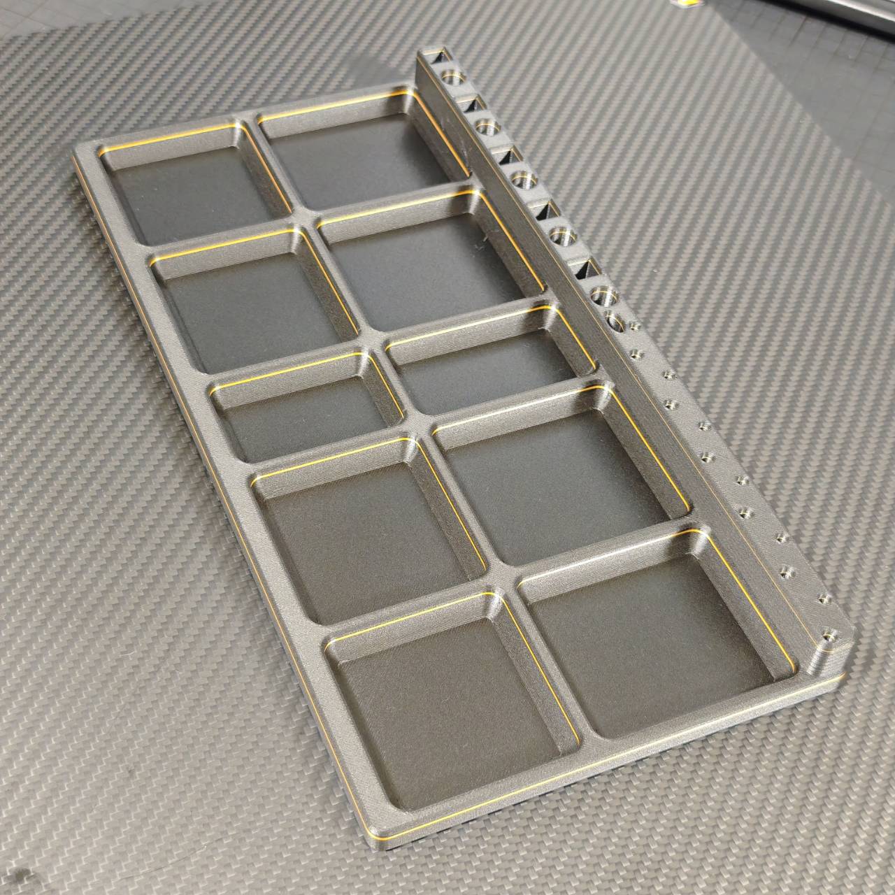 ツール＆パーツトレイ